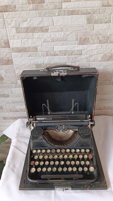 Стара пишеща машина Continental Portable - Made in Germany - 1937г.