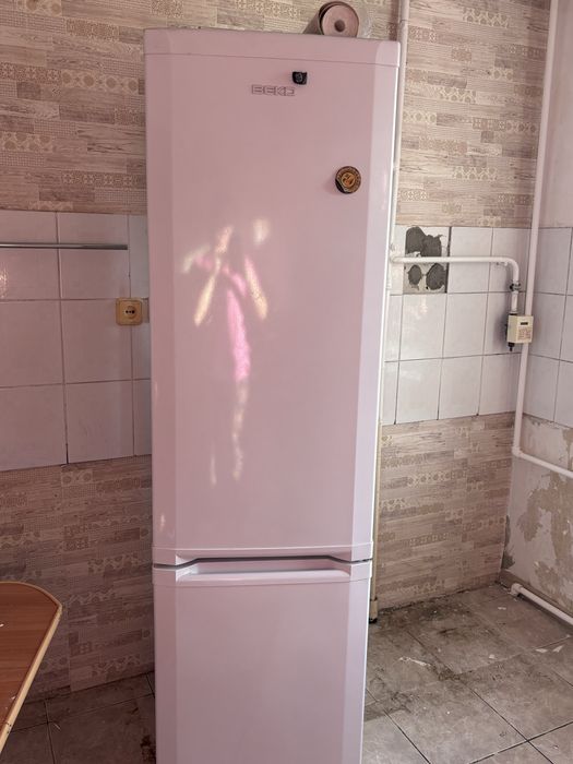 Холодильник двухкамерный