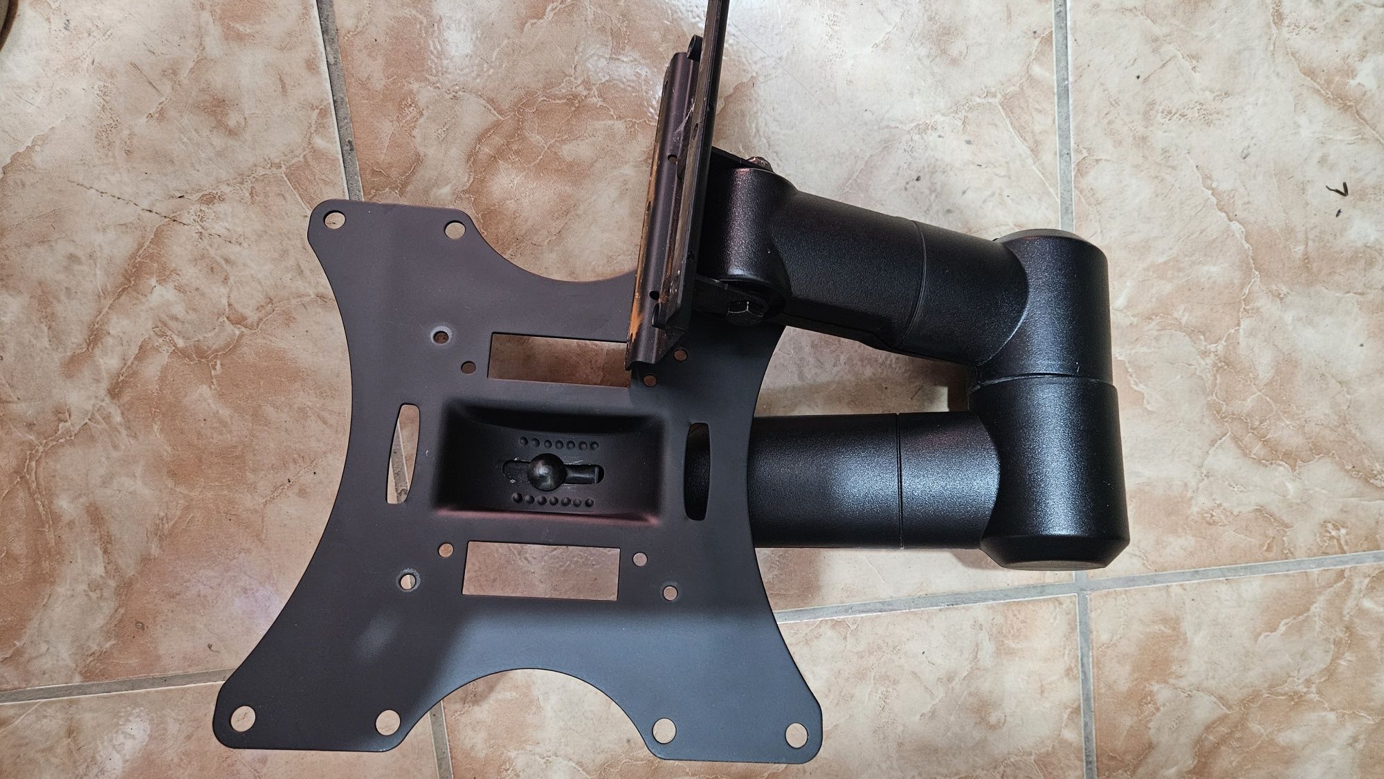 Tv medion 21,5 inch 12v