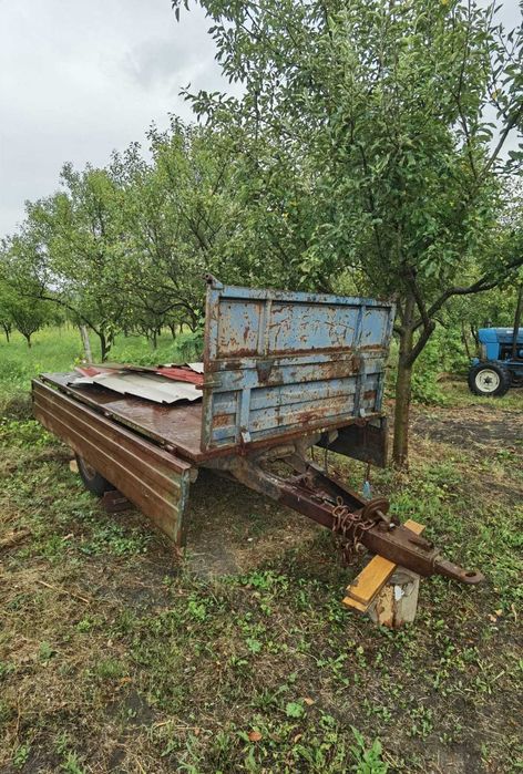 Tractor Ford 4000 cu utilaje