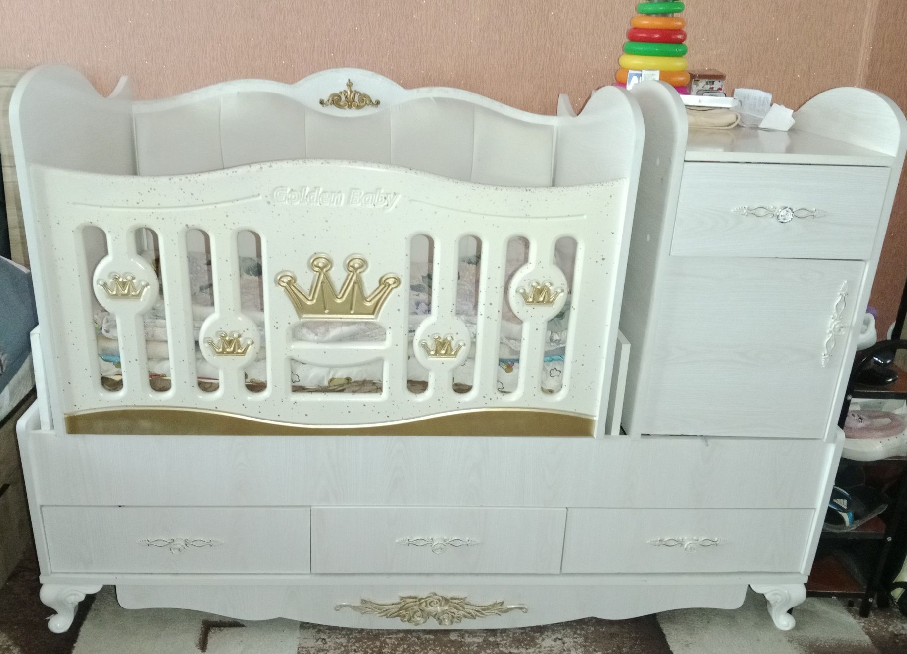 Yaxwi tutilgan kiravat Yangidek