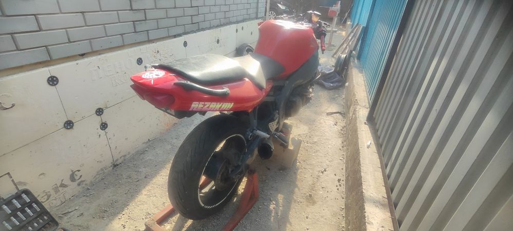 Kawasaki zx6r ninja zx600