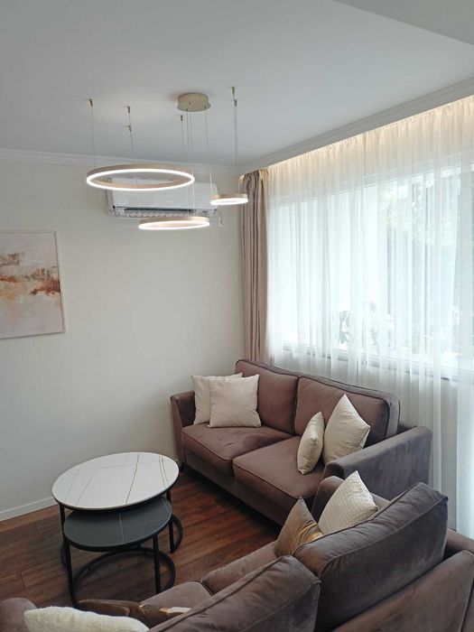 Продава се Тристаен апартамент в Варна, Левски - 100 кв.м за 2400 €/кв.м - Снимка #2