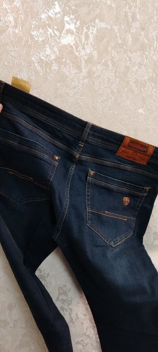 ANDROMEDA Jeans. Arginal