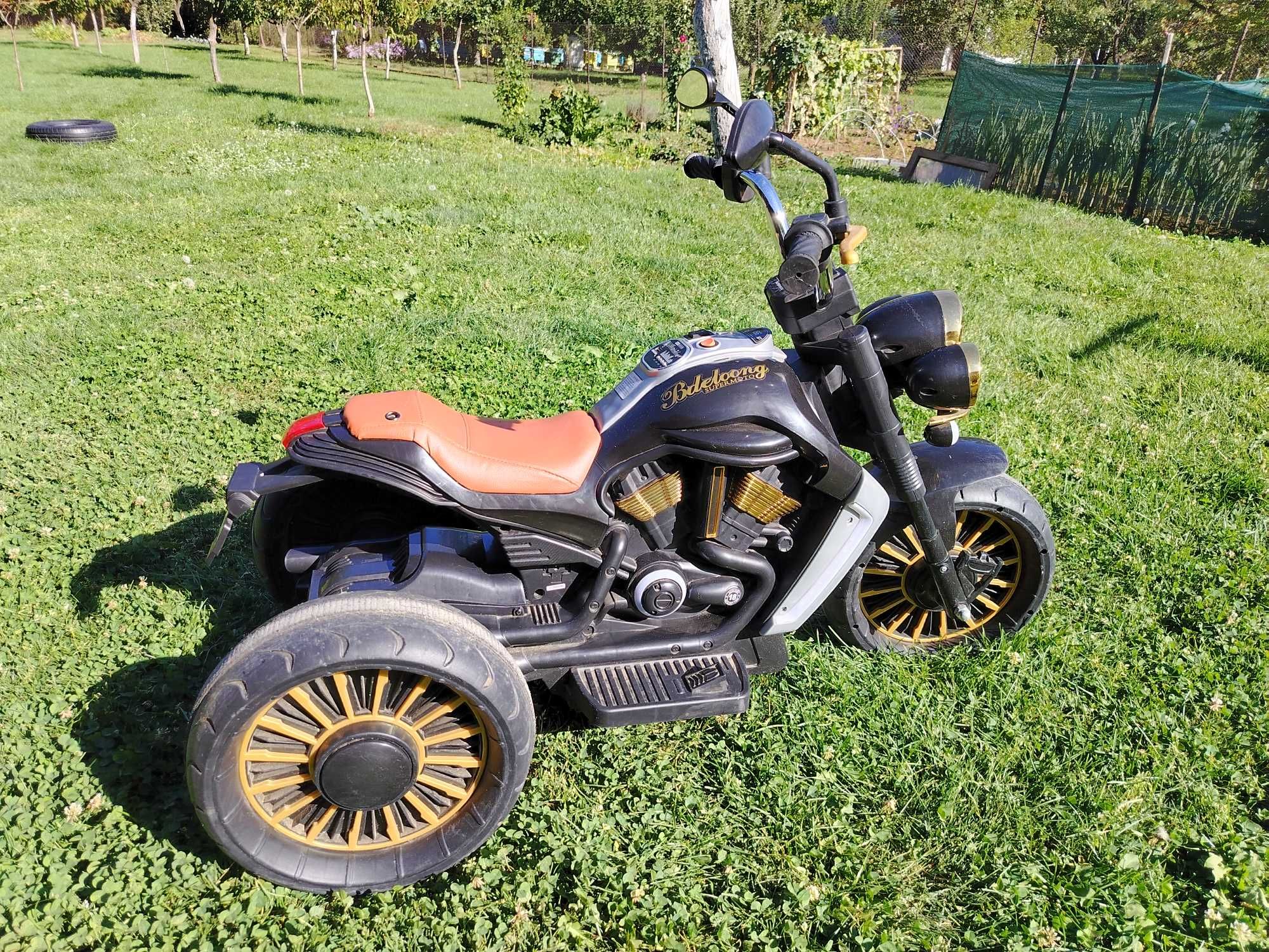 Продавам детско моторче