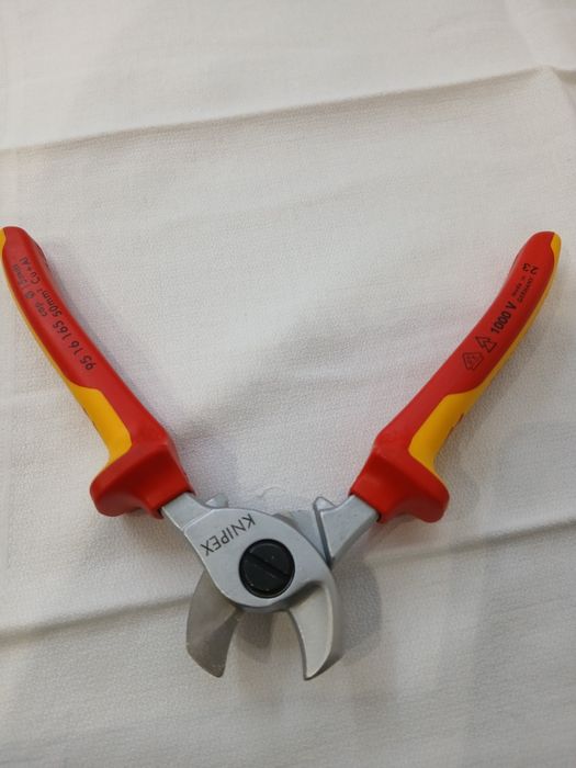 Clește pentru tăiat cabluri Knipex 95 16 165