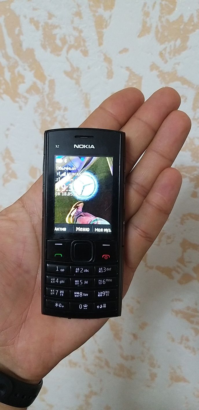 Nokia X2-02 телефон