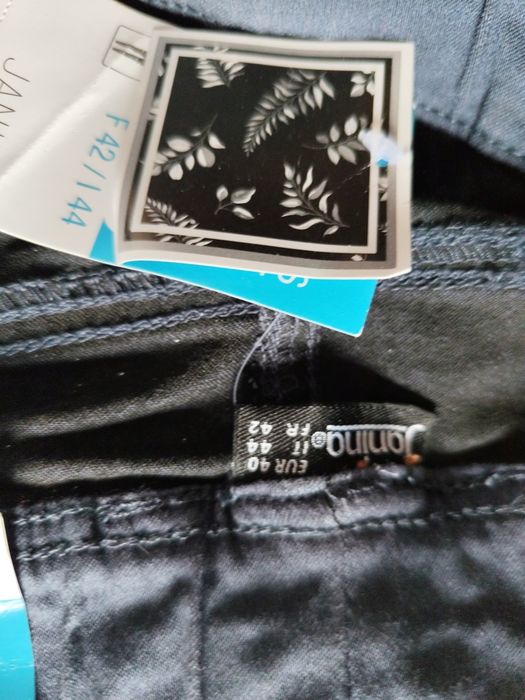 Pantaloni dama noi M