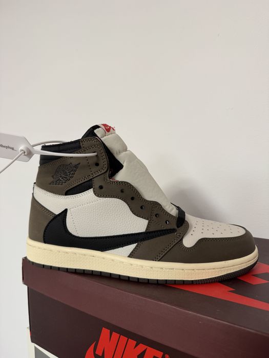 Jordan 1 Travis Scott