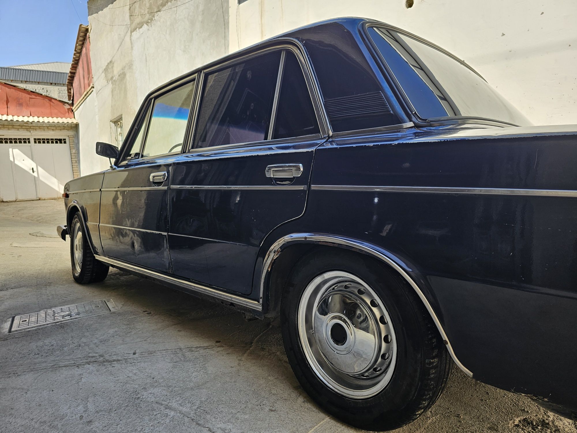 Lada 2106 sotiladi
