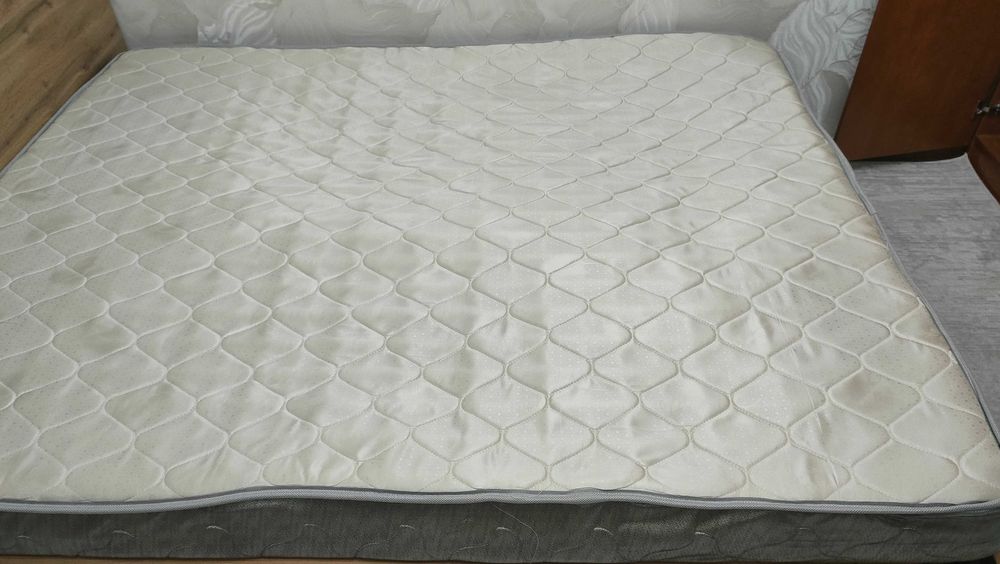 Продам матрац в отличном состоянии