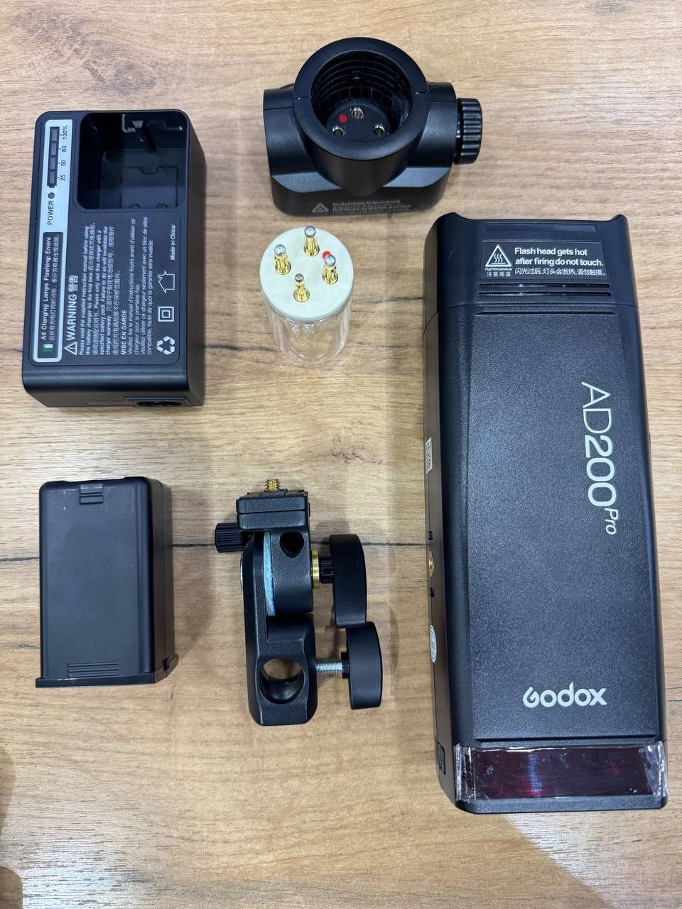 Godox AD200 Pro + Godox X3 sinxronizator.