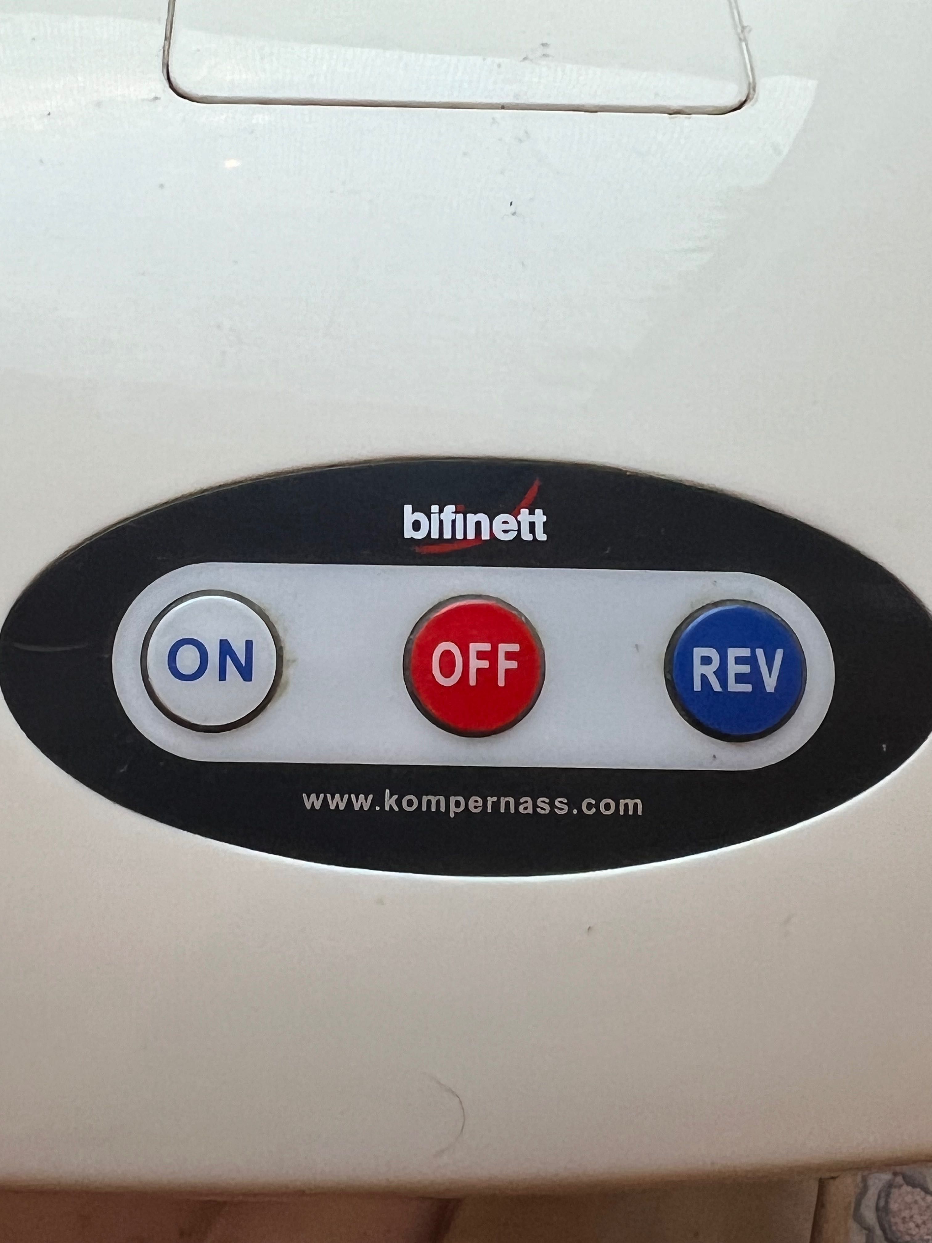 Электро мясорубка Bifinett рабочее состояние