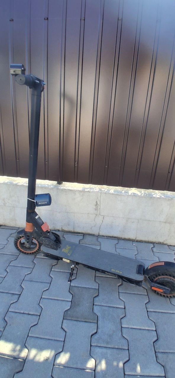 Vând trotineta Electrica kukirin S1 Pro