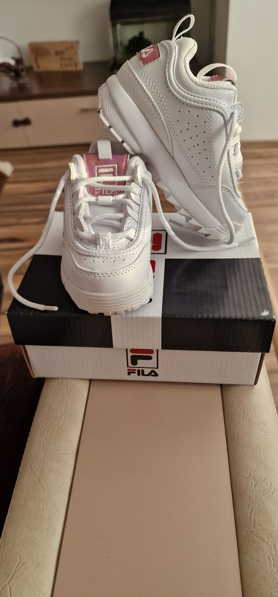 Sneakers fete FILA marime 25