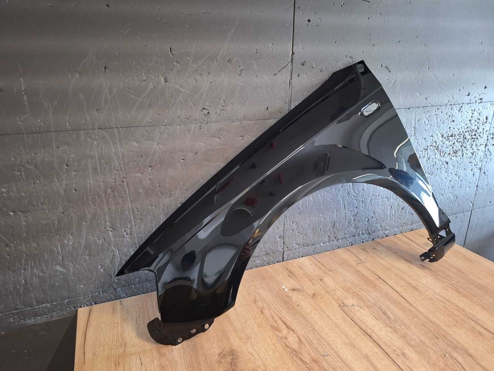 Aripa Fata Stanga Audi A3 8P An 2003-2008 (LZ9Y (Negru))