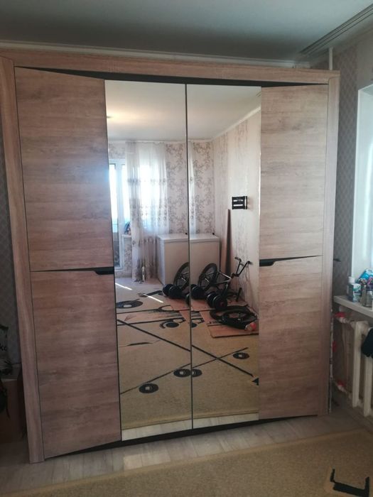 Продам шкаф большой