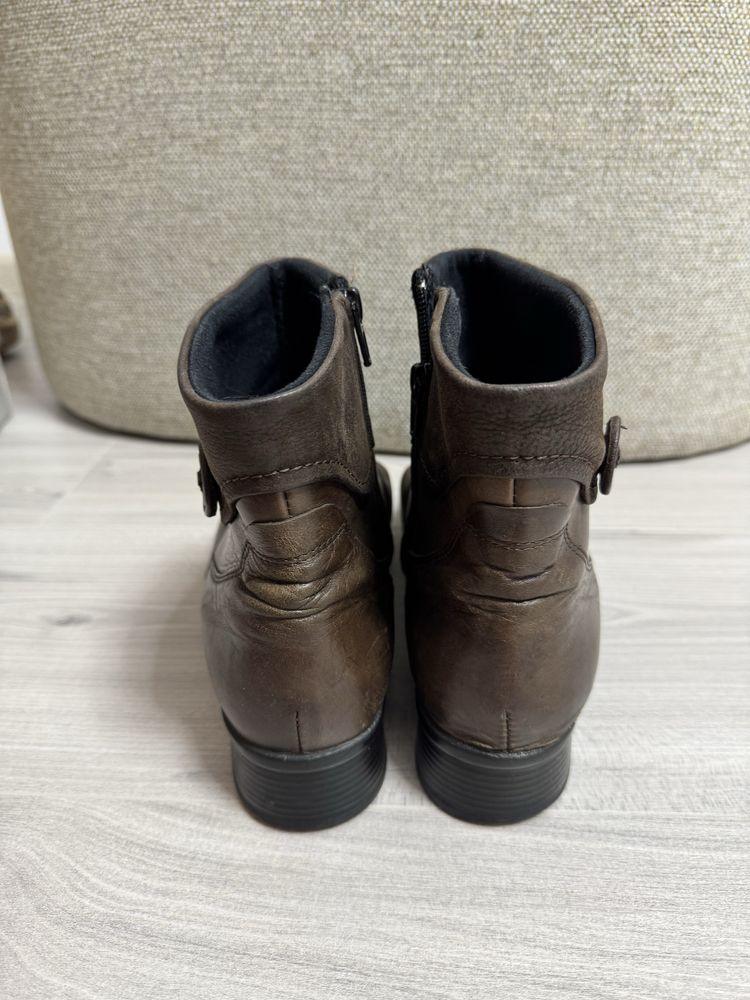 Ghete din piele maro