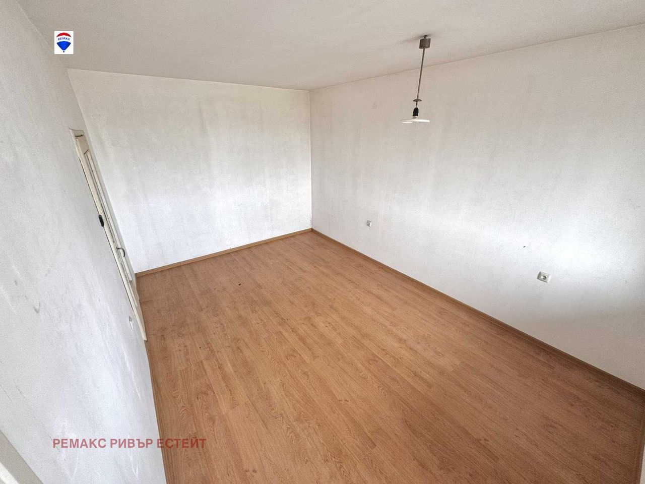 Продава се Едностаен апартамент в Русе, Здравец Изток - 30 кв.м за 1550 €/кв.м - Снимка #1