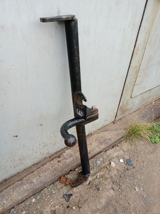 Продам Фаркоп Тоета Авенсис