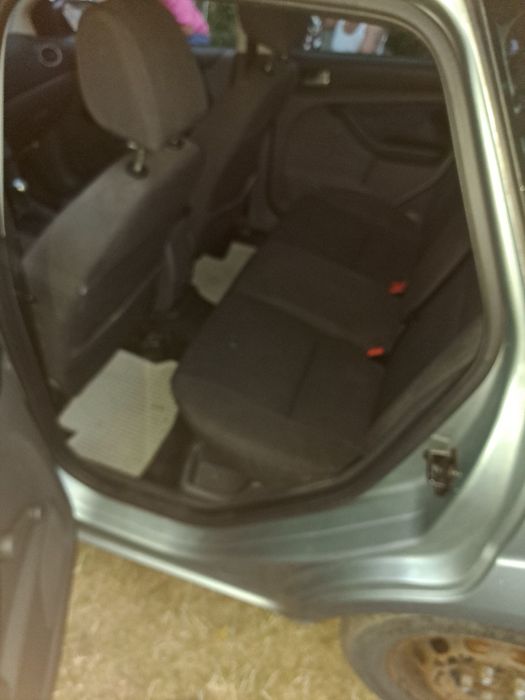 Vând Ford focus urgent
