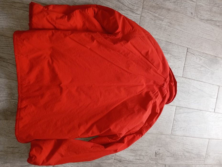 Vând Geaca de primăvară Bershka