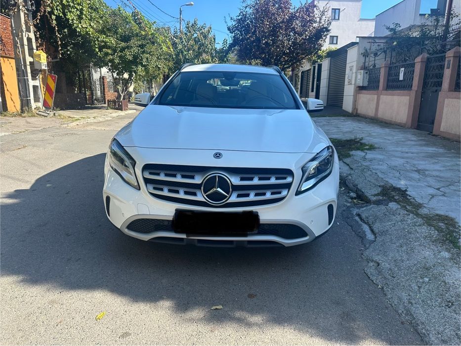 Mercedes-Benz GLA GLA 180, stare perfecta