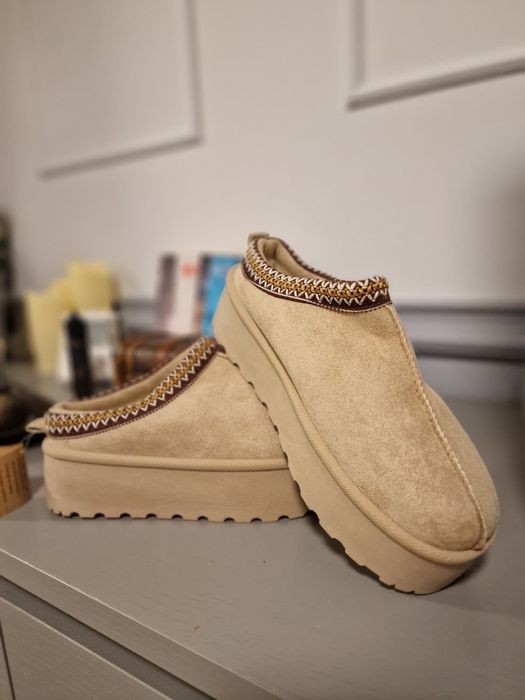 Papuci de iarna tip UGG