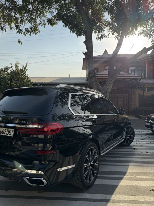 BMW X7 50i 4,4 litr