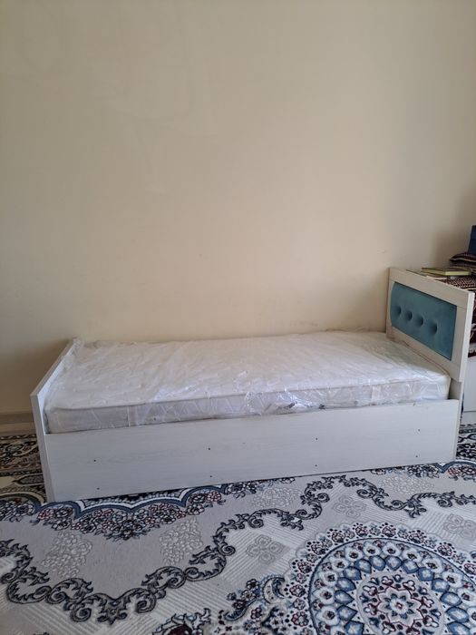 1 kishilik spalniy.   1 oy ishlatilgan,