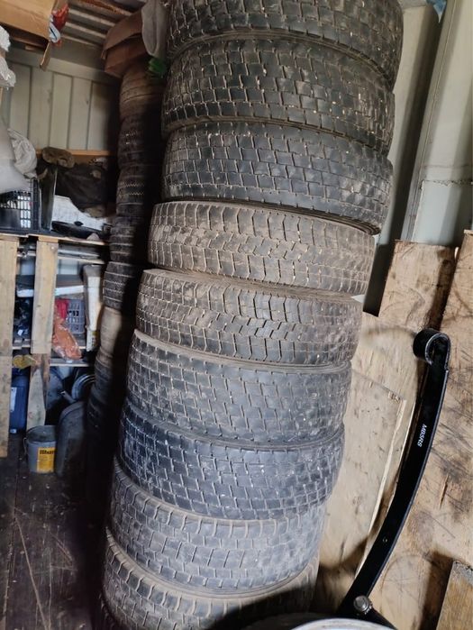 Резина на грузовую 235/17.5 (передняя и задняя ось)