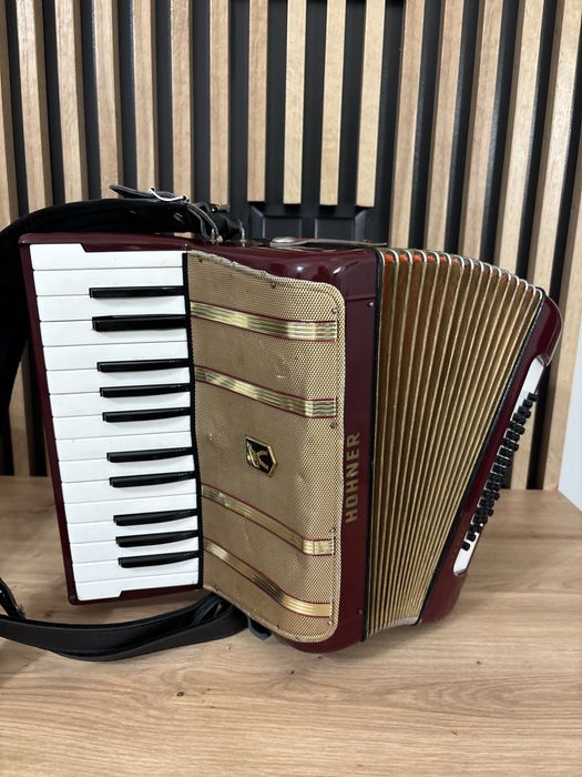 Vand acordeon Hohner Starlet cu 40 de basi
