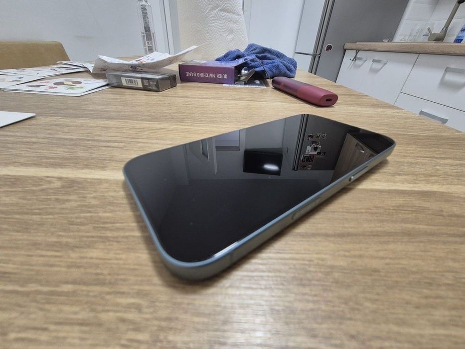 iPhone 16 Teal in garantie