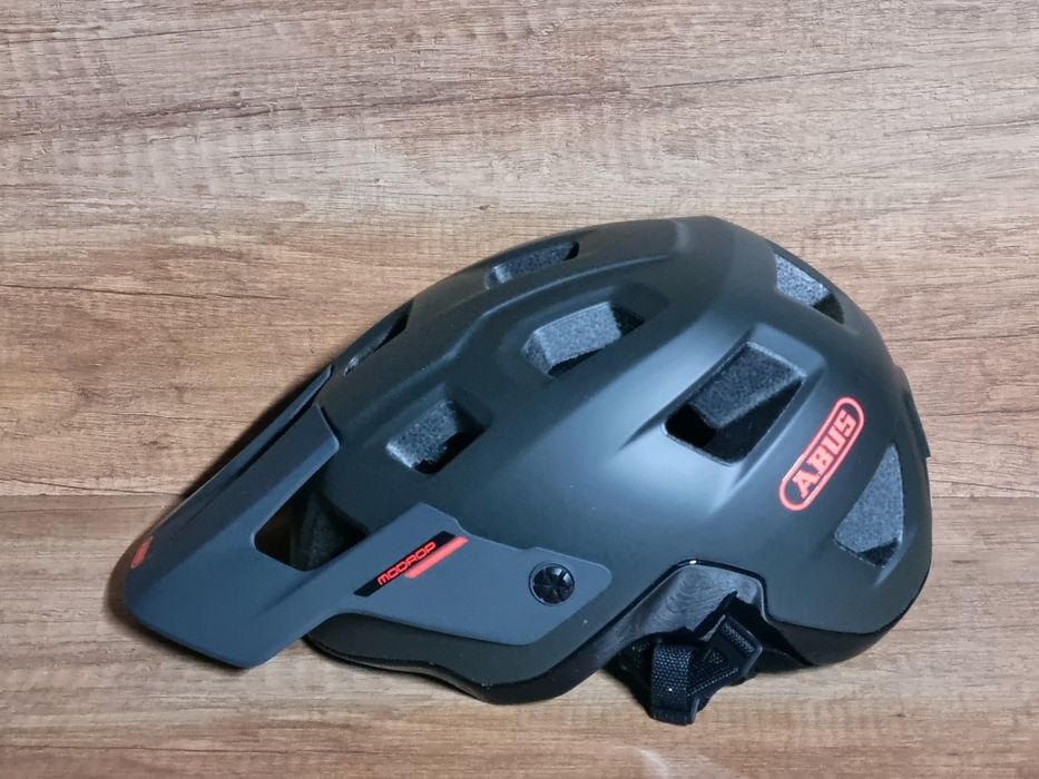 каски ABUS, Lumos, POC, Dunlop, Sena