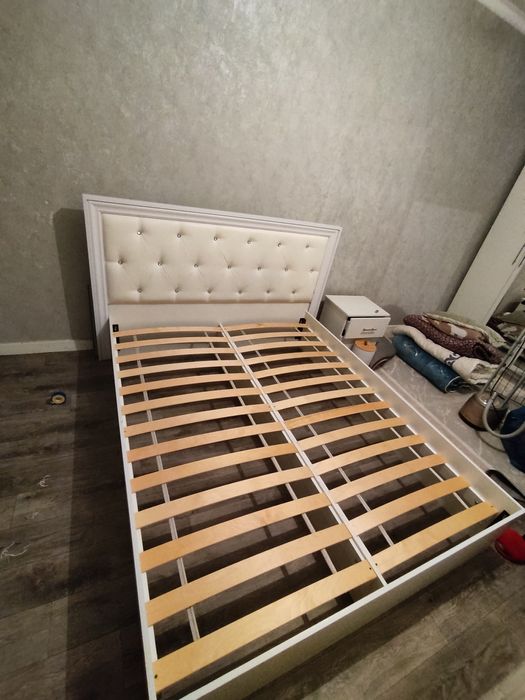 Продам кровать с матрасом