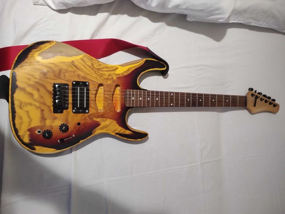 Chitara electrica Stagg 90s Custo.made