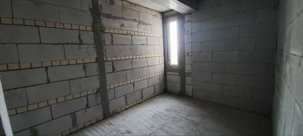 Продаётся 2х комн квартира  на 5 этаже Ор-р  Горгаз Саодат