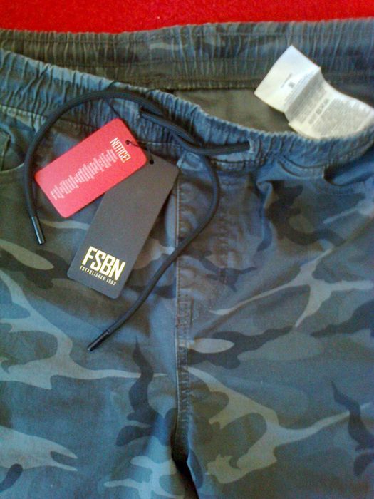 Pantaloni noi scurti army