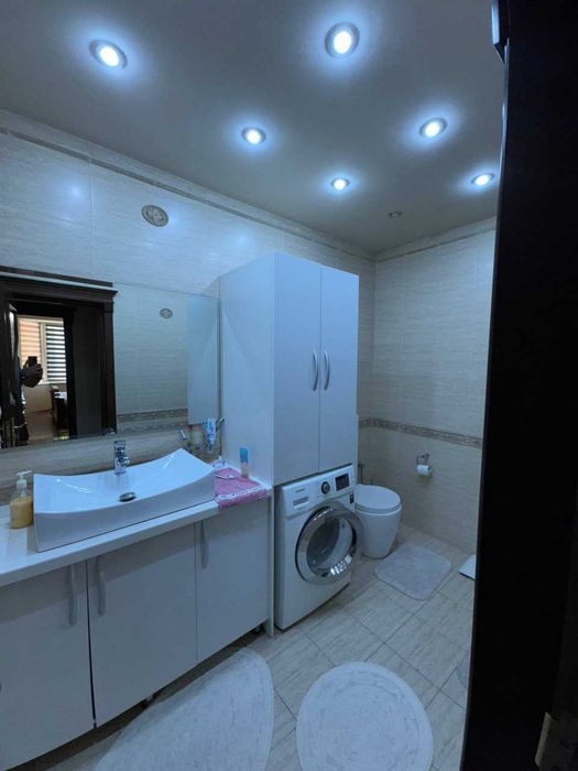 Сдается в 3х комнатная квартира! Новостройка 3/5/8 Алайский Рынок, ц5