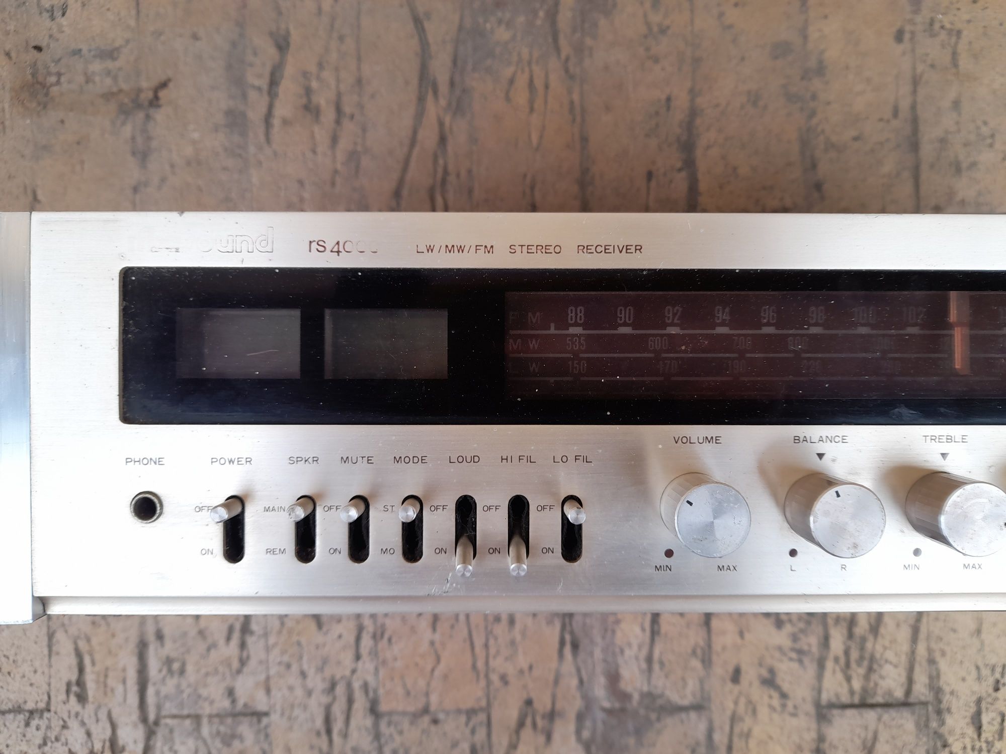 Arten Sound RS4000 amplituner ( instrumente )