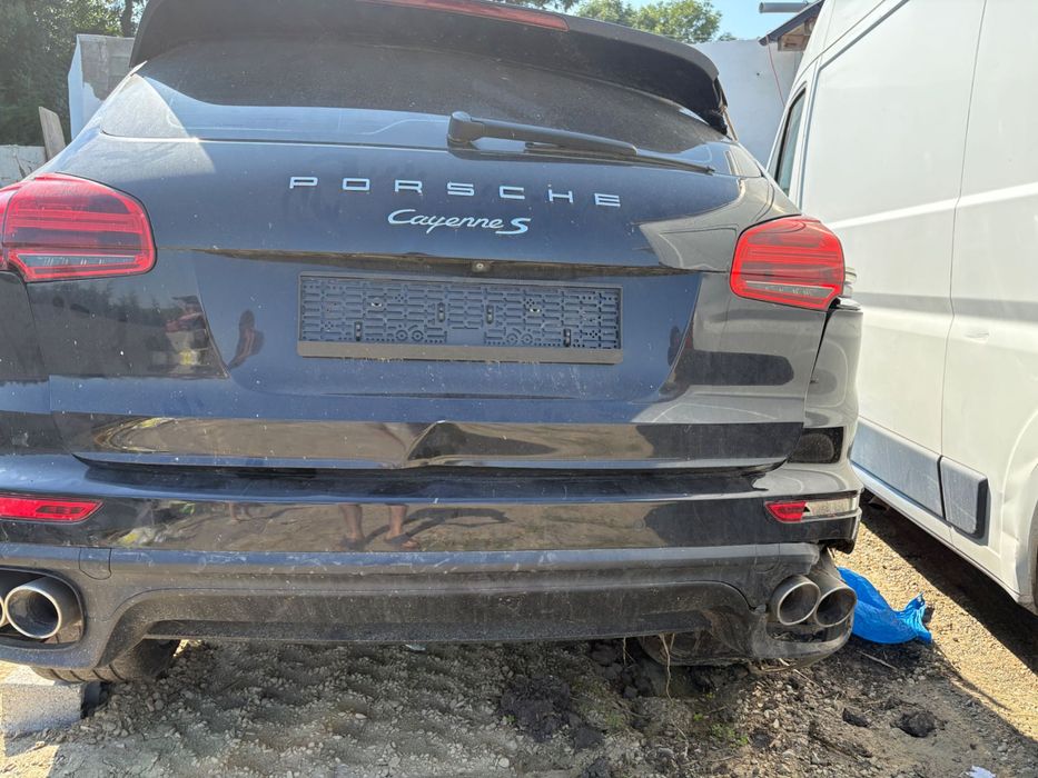Dezmembrez porsche cayenne 4.2d 2015
