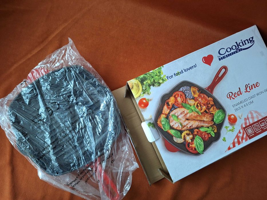 Tigaie grill fonta emailata, rosie, 27x27 cm, Cooking by Heinner Red