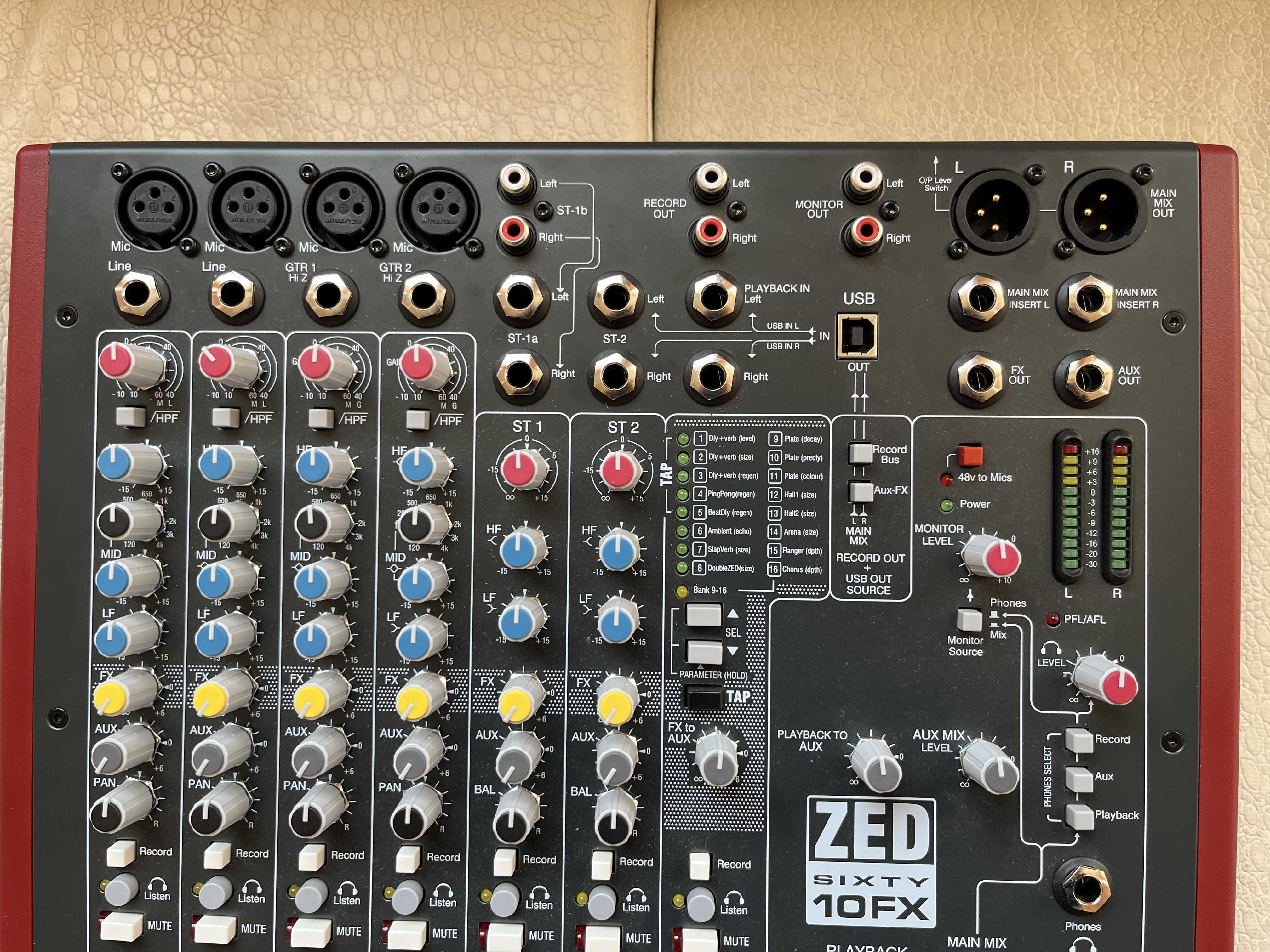 Allen & Heath ZED60-10F Аудио миксер, мишпулт, смесител