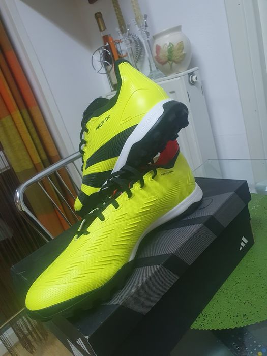 Ghete fotbal Adidas Predator League TF