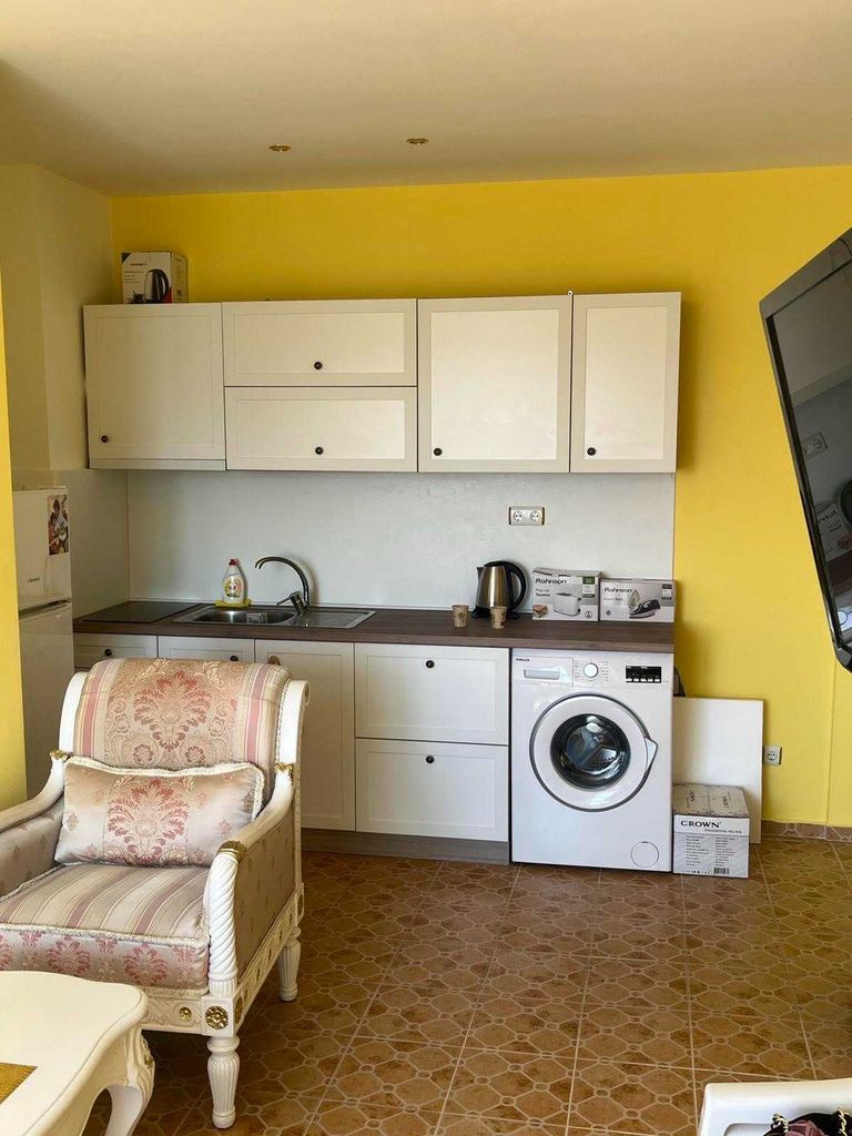Продава се Двустаен апартамент в к.к. Елените - 67 кв.м за 1568 €/кв.м - Снимка #1