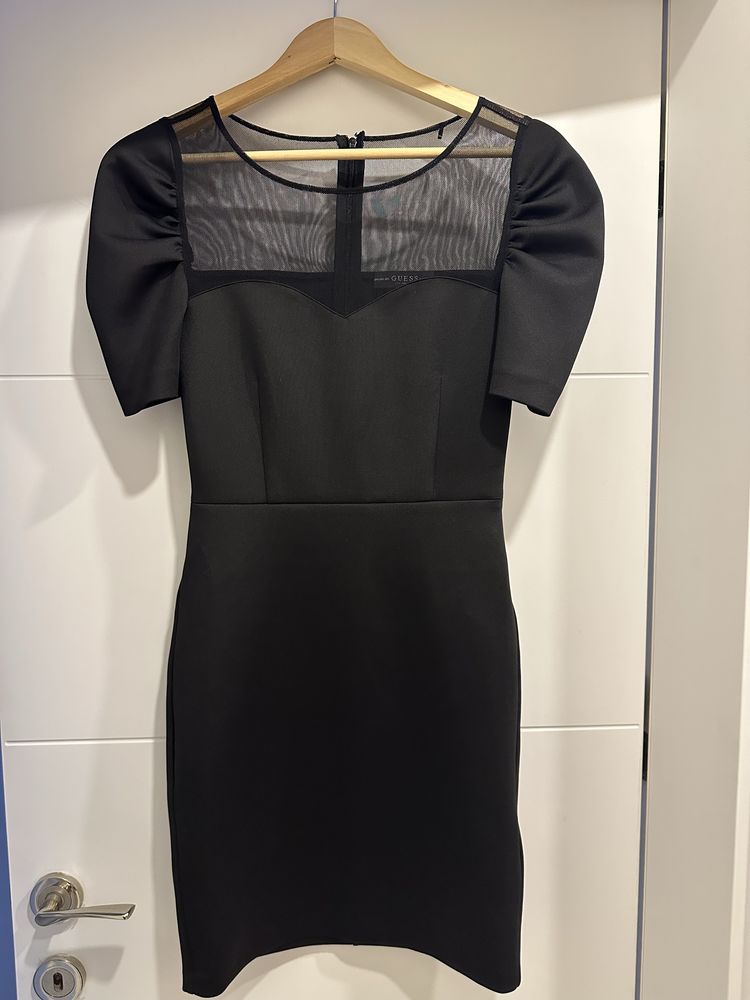 Черна рокля Guess