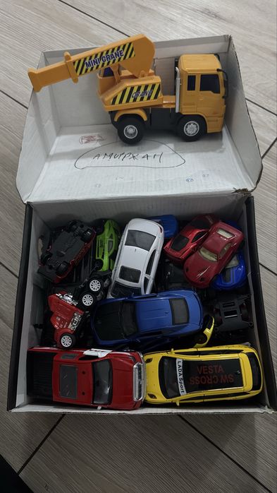 Машинки в обмен на плитку шоколада Казахстан