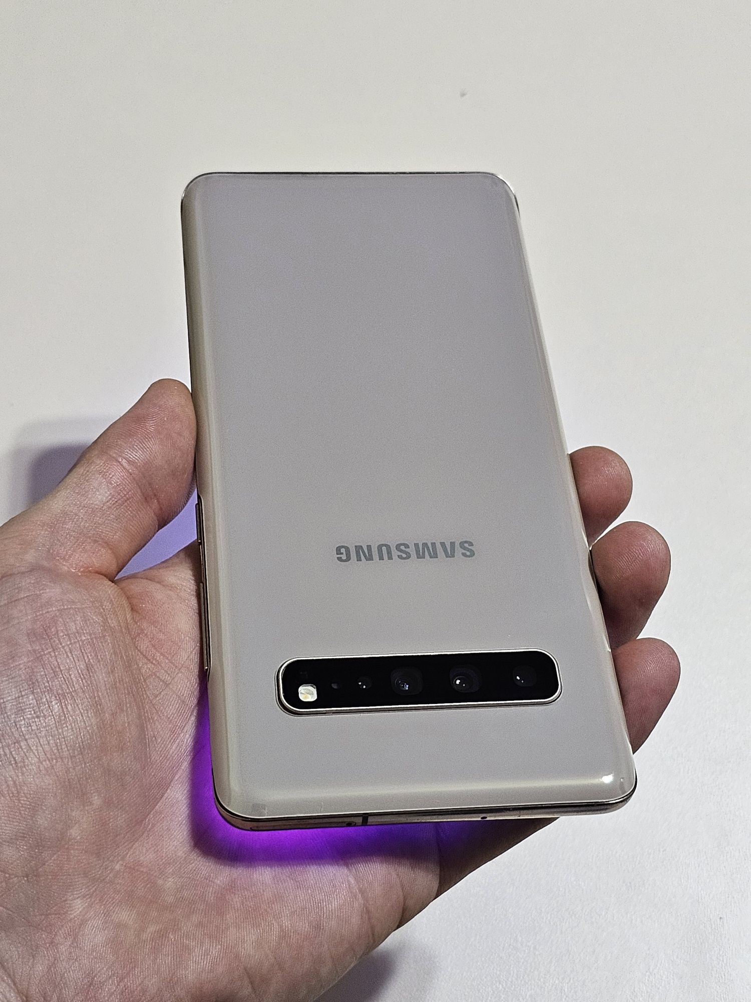 Samsung S10 Plus 256 gb Ram 8 5G android 11