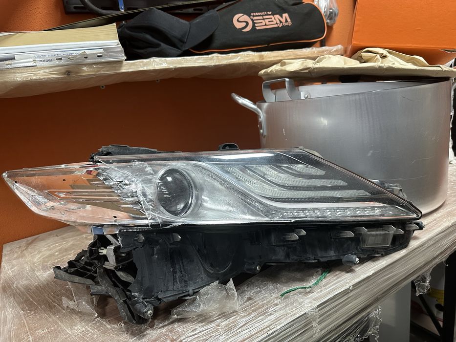 Опигинал фар камри 70