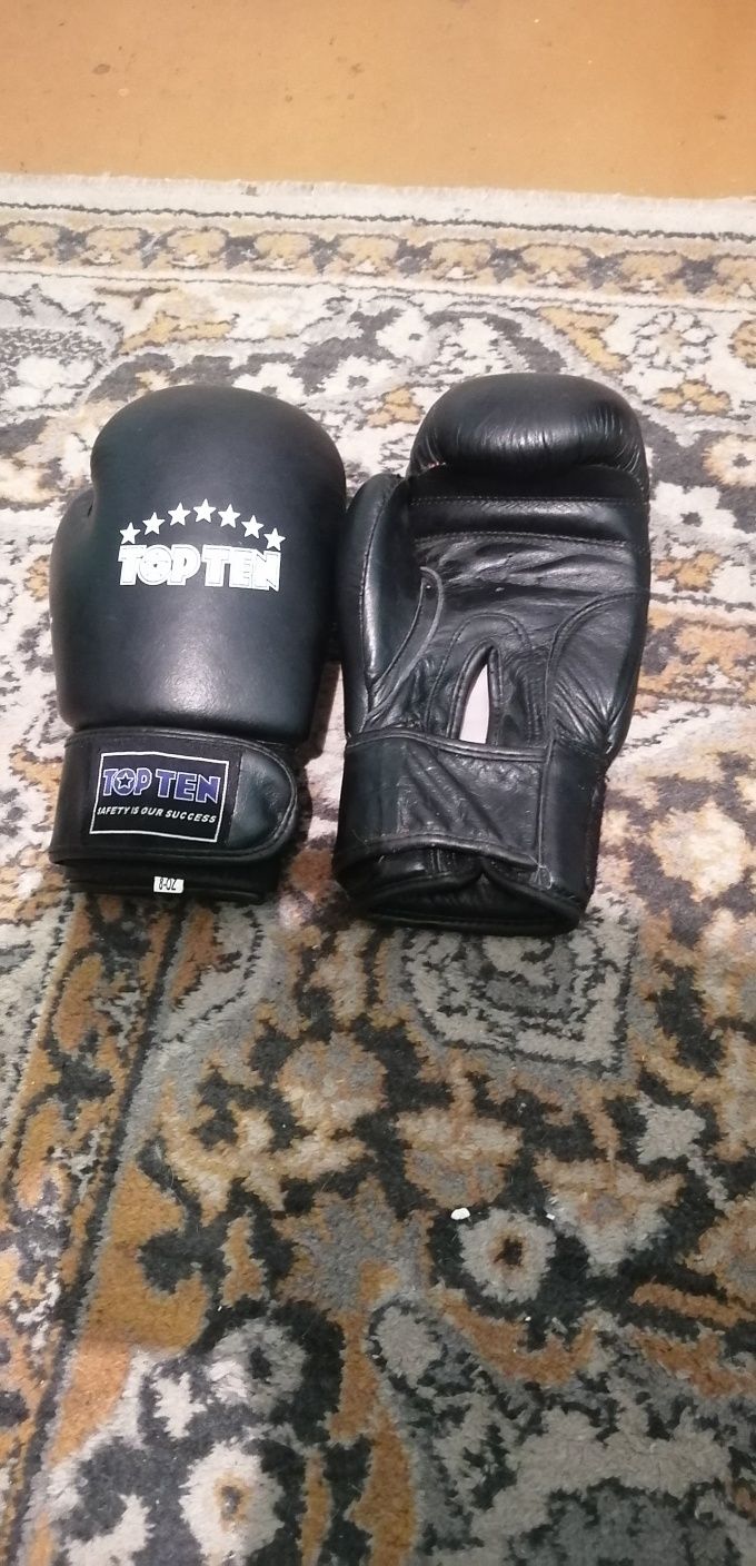 Продам новые подрасковые боксёрские перчатки